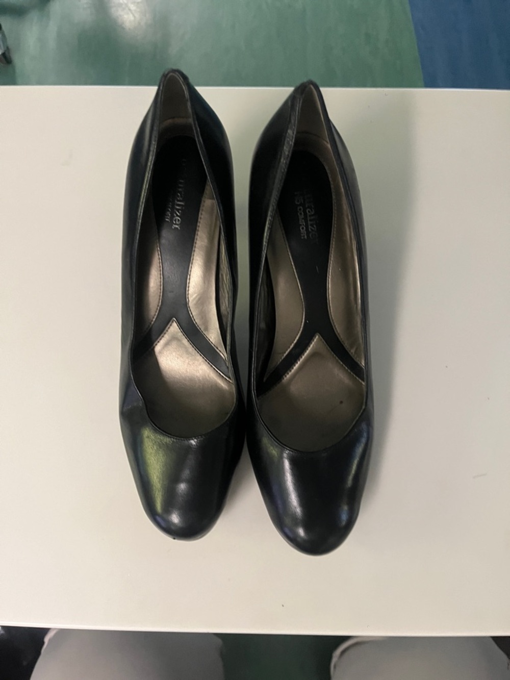 Naturalizer Black Leather Women's Pumps